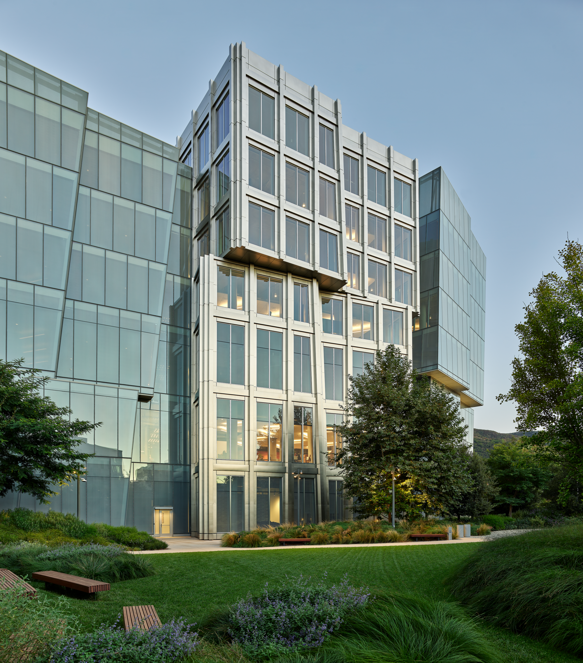 Burbank Studios - Image 7